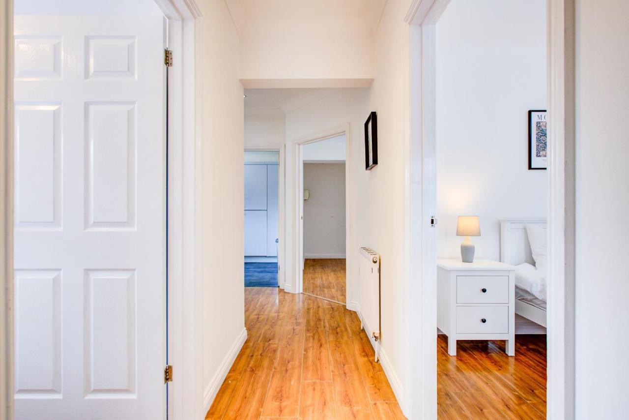 Stylish Two Bedroom Apartment With Free Parking! Romford Zewnętrze zdjęcie